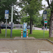 E-Ladestation-Parkplatz-Berufschule