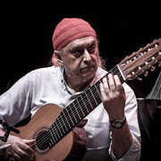 Egberto-Gismonti-Gitarre-by-Roberto -Cifarelli.jpg
