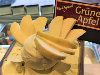 Degrassi Eiscafé Enger Grüner Apfel