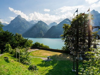 Das grösste Glockenspiel der Schweiz in Sisikon nähe Tellskapelle
