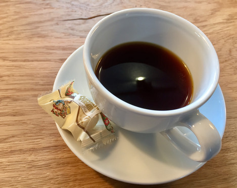 Eine Tasse frischer Kaffee in der Kaffeerösterei Röstwerk in Schloß Holte-Stukenbrock