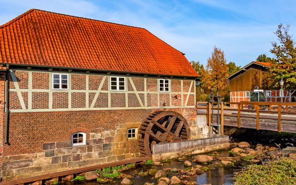 Die Sittenser Wassermühle mit Handwerkermuseum liegt direkt an der Oste 