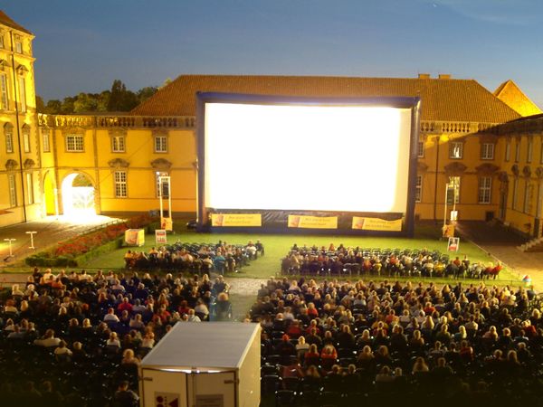 Open Air Kino im Schlossinnenhof