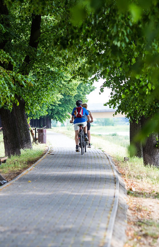 Radfahren entlang der Oderpromenade in Słubice 