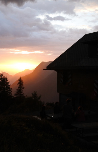 Die Lidernenhütte ist berühmt für die Sonnenuntergänge
