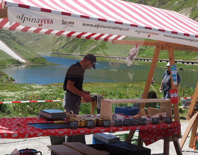 Impressionen alpinavera Passmarkt Oberalp