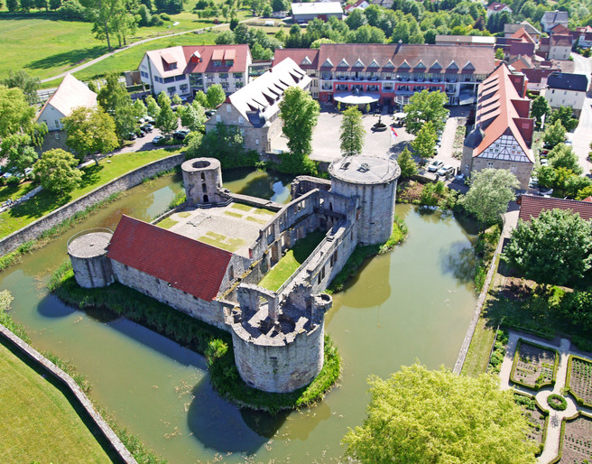 Wasserburg und Schlossplatz