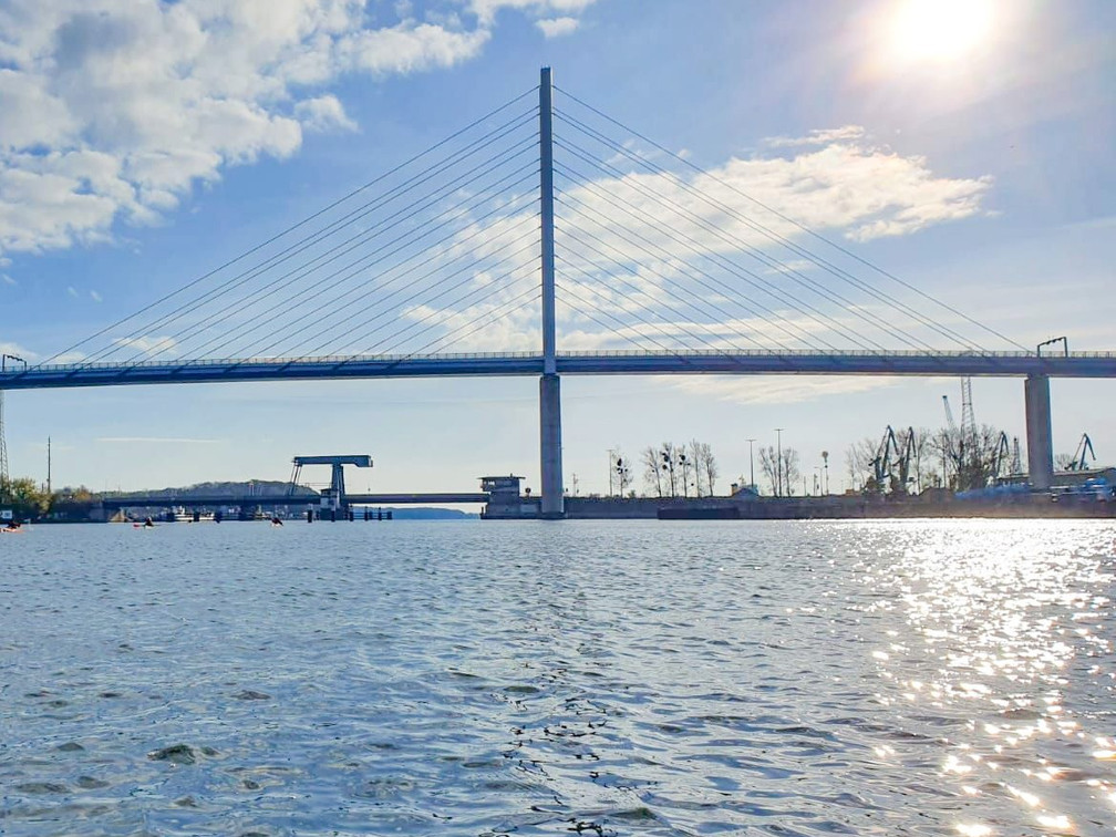 Rügenbrücke vom Wasser