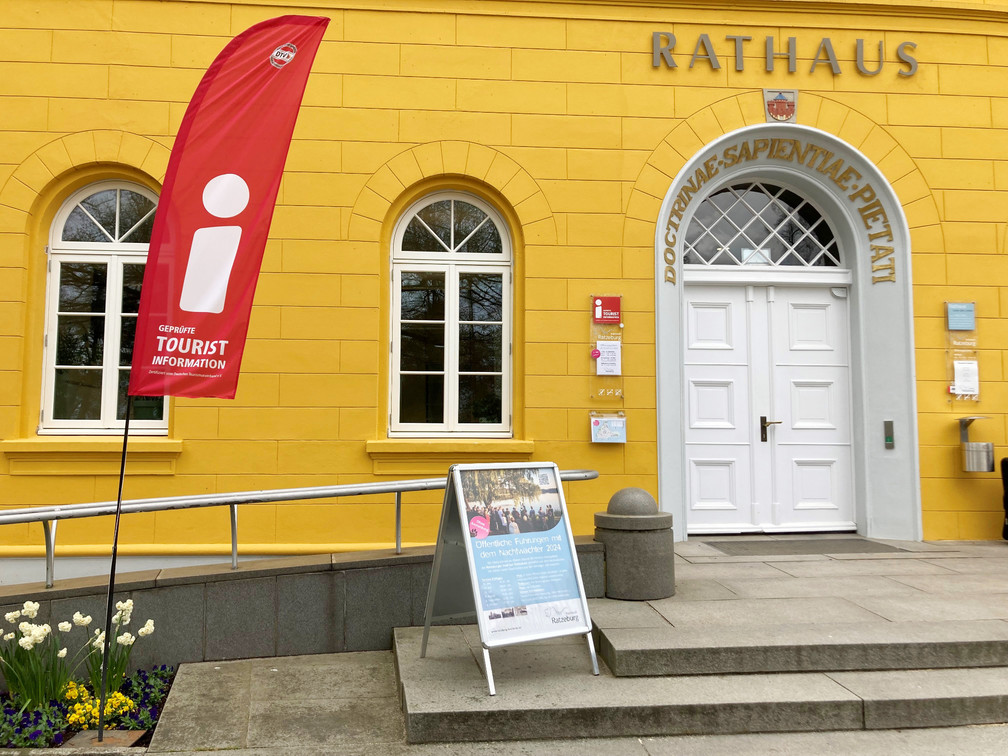 Ratzeburg_Rathaus_TouristInfo_042024.jpg