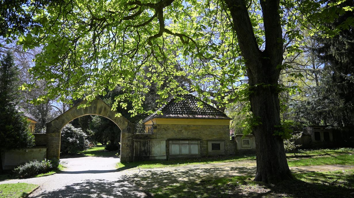 Johannisfriedhof Tor