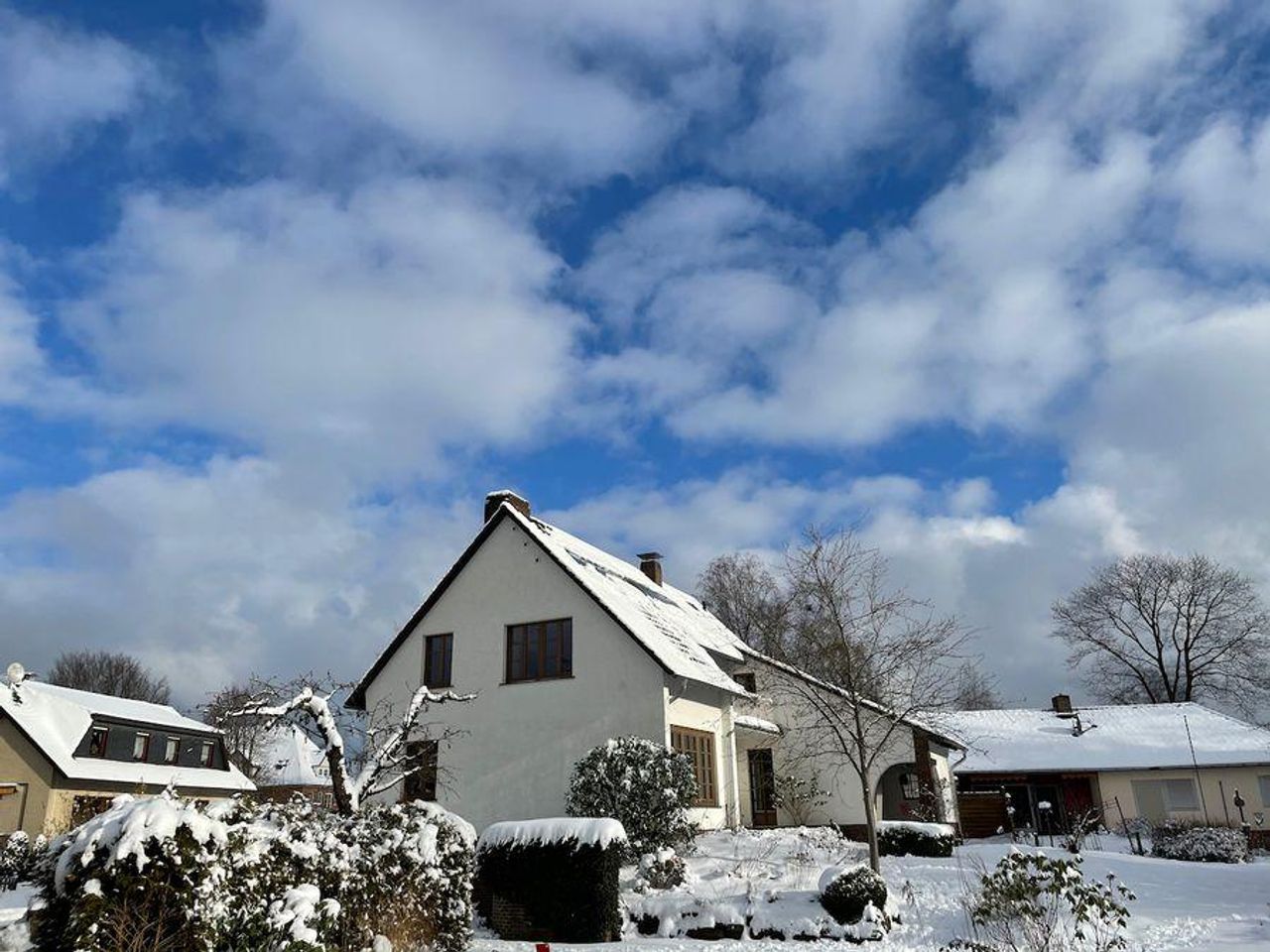 Bild vergrößern: Haus im Winter
