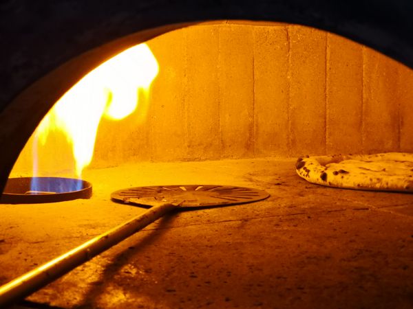 Heißer Steinofen und neapolitanische Pizza bei Nola in osnabrück