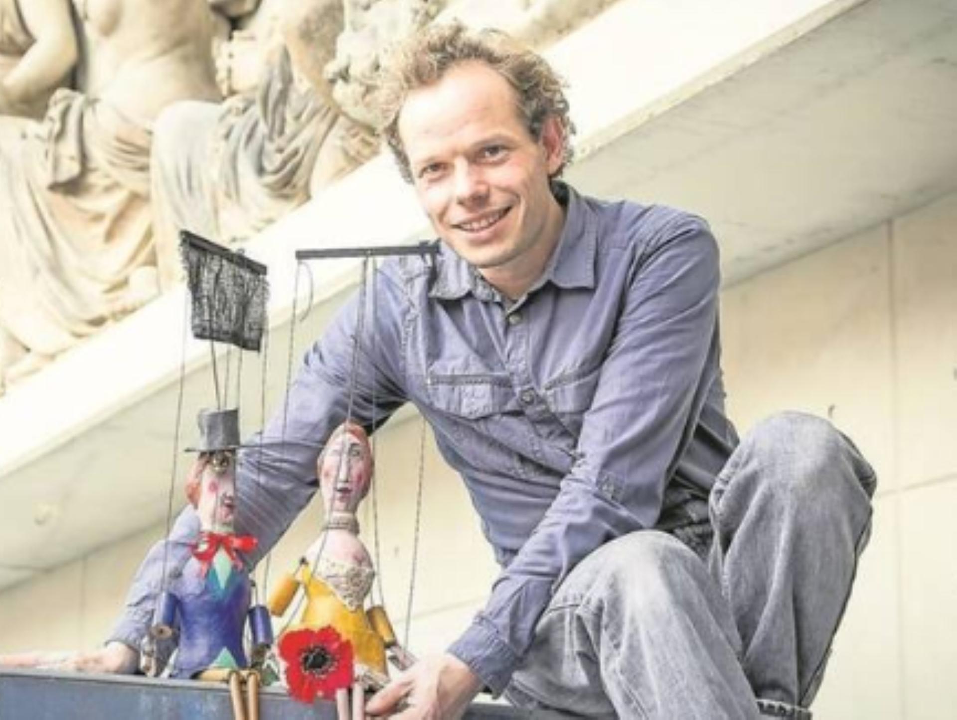 Figurentheater mit Moritz Trauzettel Figurentheater mit Moritz Trauzettel