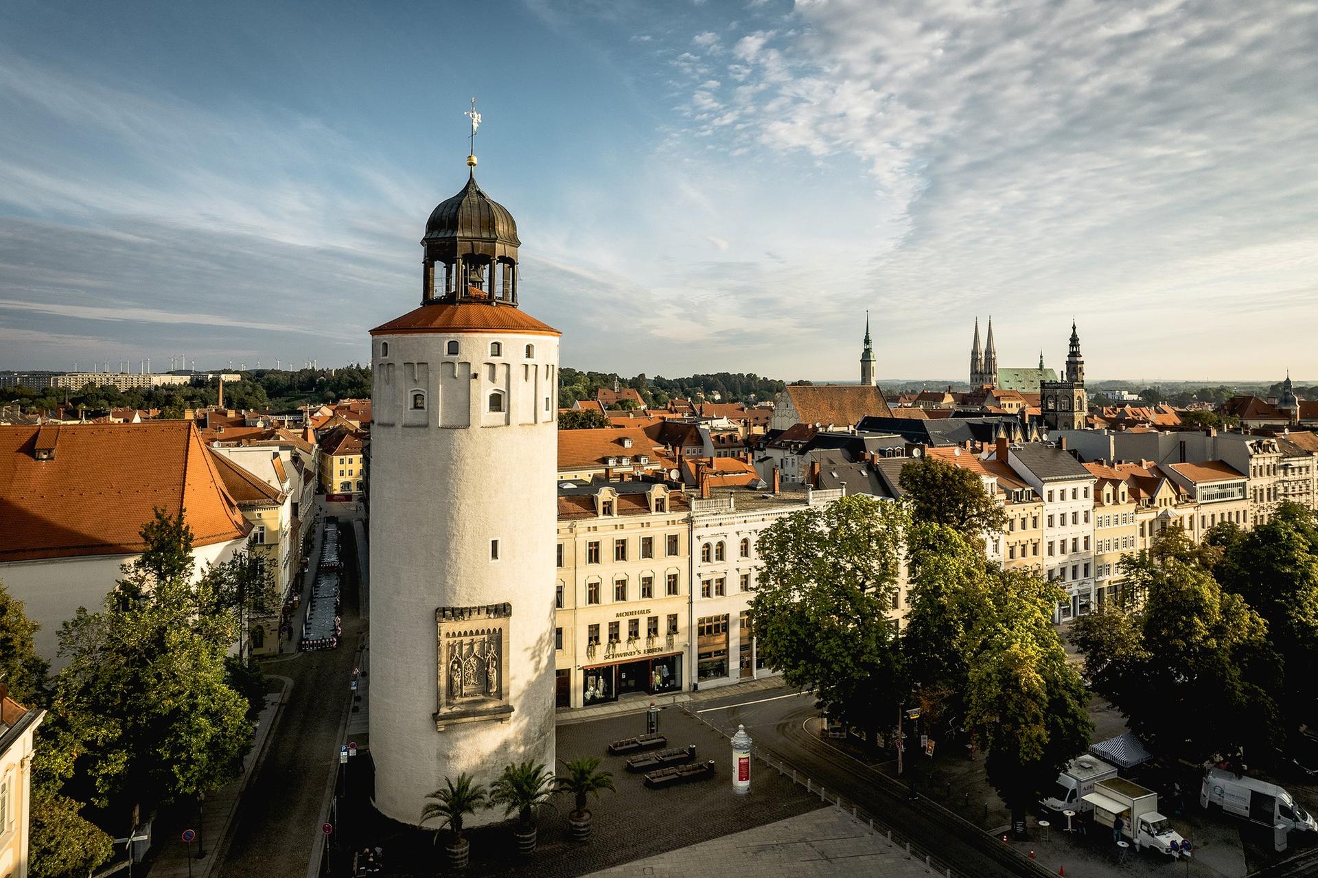 Der Dicke Turm im Ensemble mit der Görlitzer Altstadt (Quelle: Philipp Herfort, Europastadt GörlitzZgorzelec GmbH) Der Dicke Turm im Ensemble mit der Görlitzer Altstadt (Quelle: Philipp Herfort, Europastadt GörlitzZgorzelec GmbH)