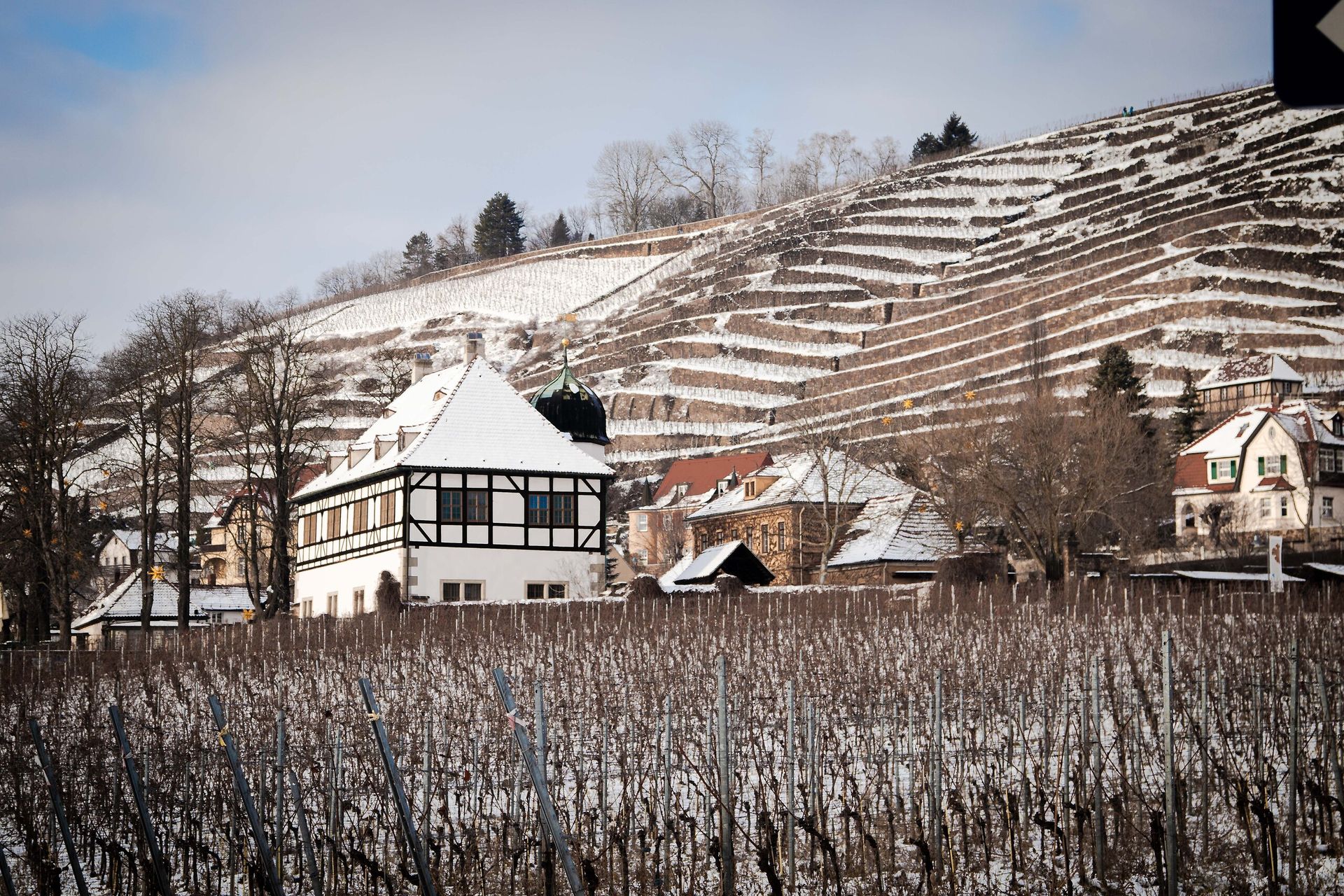 Weingut Hoflößnitz im Winter.jpg (Quelle: DMG, Florian Kneffel (DML-BY)) Weingut Hoflößnitz im Winter.jpg (Quelle: DMG, Florian Kneffel (DML-BY))
