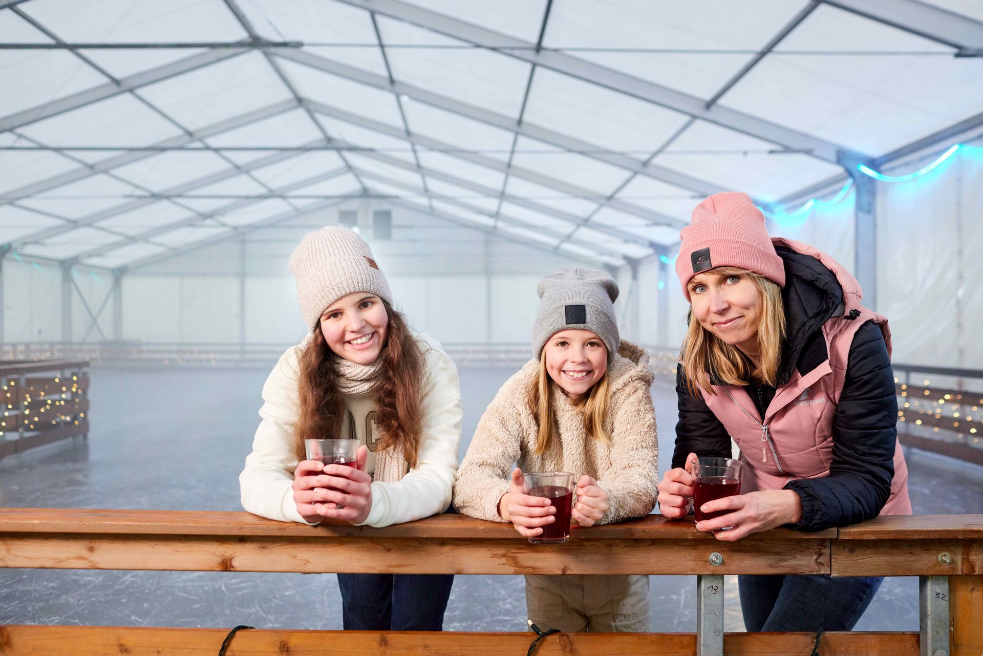 Eisbahn in Königstein (Quelle: Isabel Doil Fotografie) Eisbahn in Königstein (Quelle: Isabel Doil Fotografie)