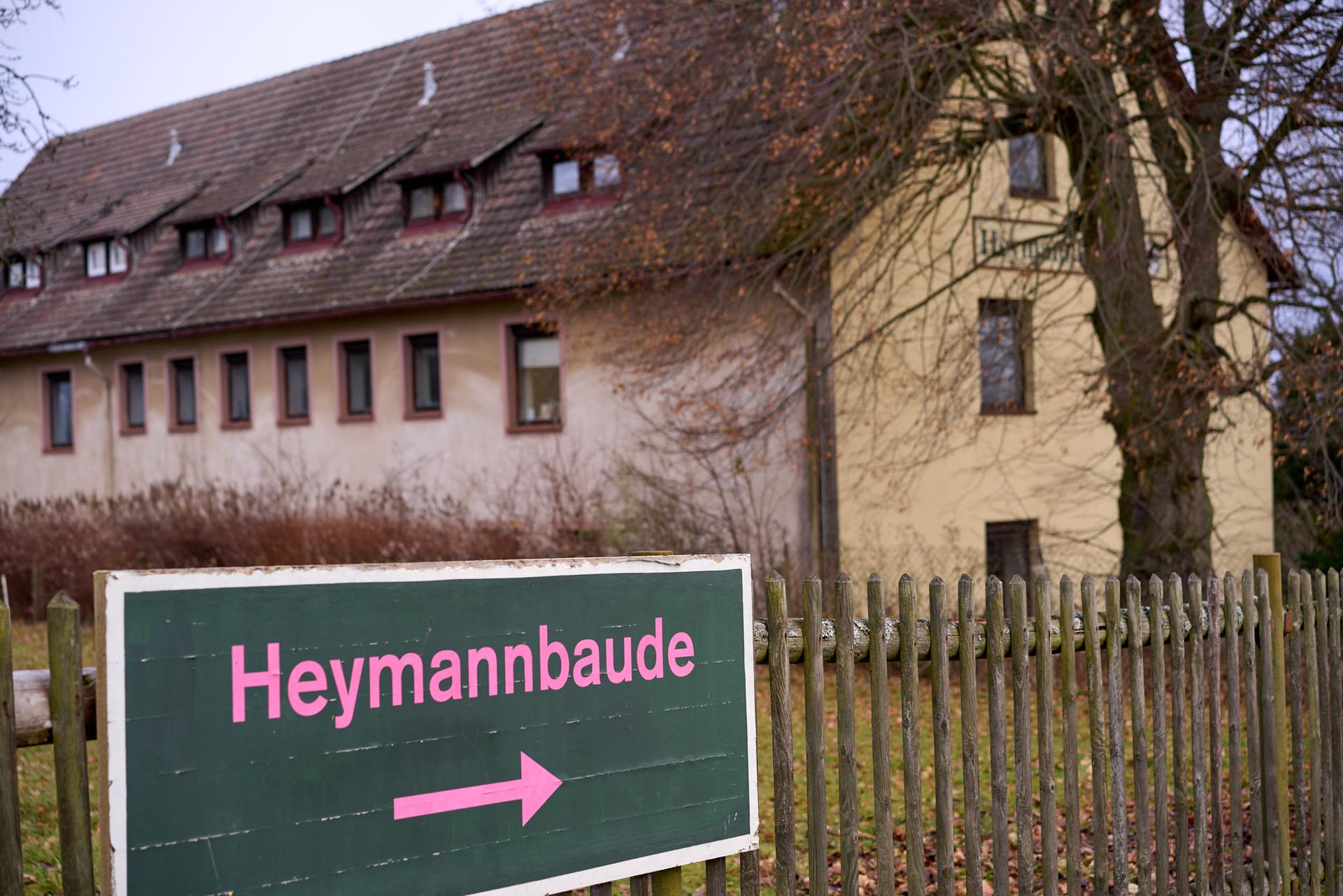 Heymannbaude in Kleinhennersdorf (Quelle: Yvonne Brückner) Heymannbaude in Kleinhennersdorf (Quelle: Yvonne Brückner)