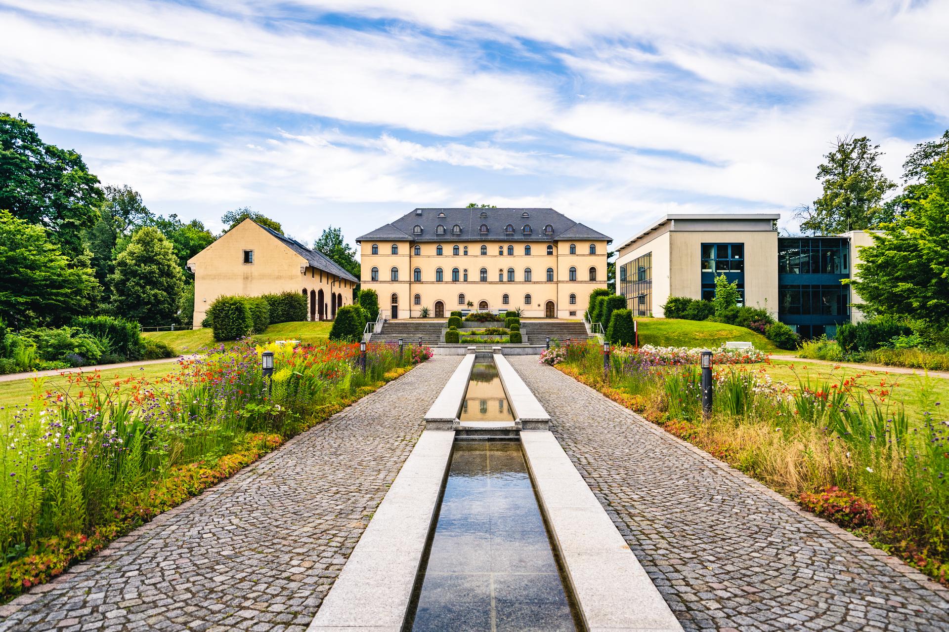 Schlosspalais Lichtenstein mit Französischen Garten (Quelle: Oliver Göhler) Schlosspalais Lichtenstein mit Französischen Garten (Quelle: Oliver Göhler)