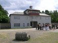 Gedenkstätte und Museum Sachsenhausen: Turm A, ehemaliger Sitz der SS-Lagerverwaltung und Eingang in das Häftlingslager, 2009
