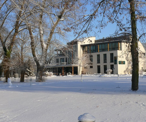 Haus am Spreebogen im Winter