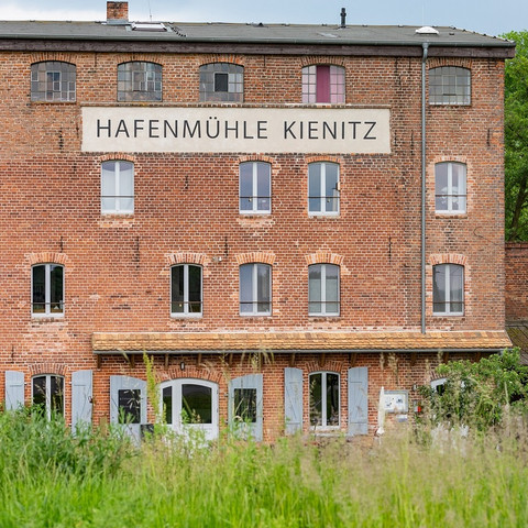 Naturerlebnishof "Uferloos" - Hafenmühle Kienitz