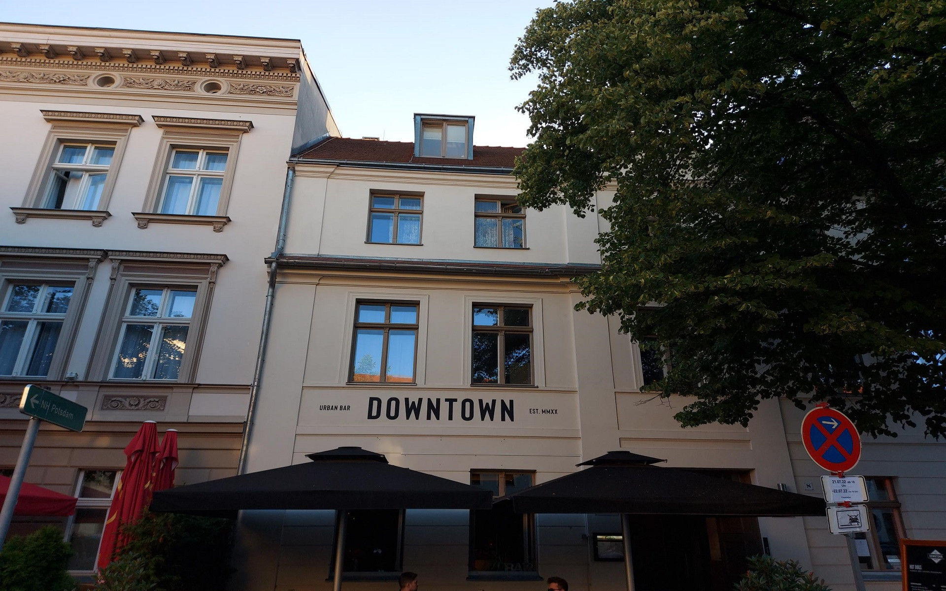 DOWNTOWN - Urban Bar DOWNTOWN - Urban Bar