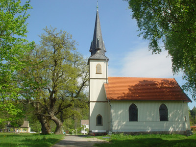 Holzkirche Elend im Frühjahr