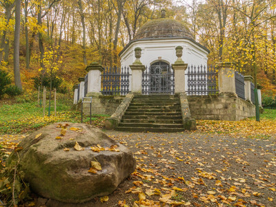 Mausoleum, Stefan Herfurth