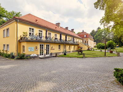 Parkhotel Schloss Meisdorf - Außenansicht