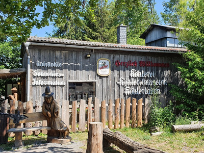 Harzköhlerei Stemberghaus mit Köhlerladen und -museum