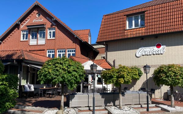 Außenansicht des Hotel Central in Zeven