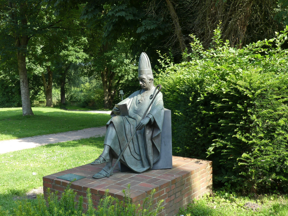 Mönch im Klosterpark Harsefeld