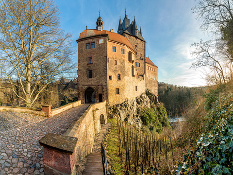 Blick vom Haupteingang auf die Burg Kriebstein über der Zschopau, Ausflug, Freizeit, Burgenland