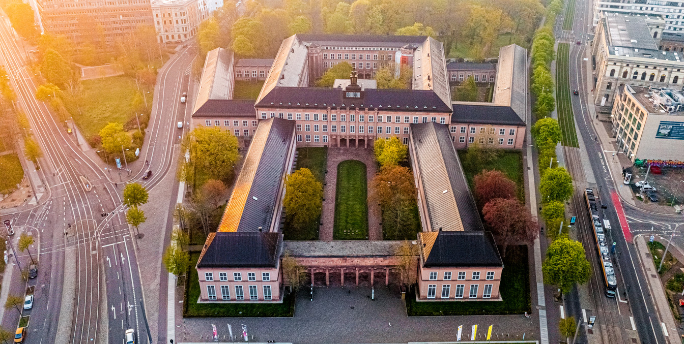 Drohnenaufnahme vom GRASSI-Gebäudekomplex mit den drei GRASSI Museen am Johannisplatz