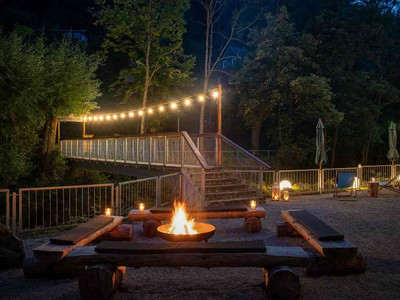 Bodetaler Basecamp Lodge in Neuwerk - Feuerschale mit Brücke