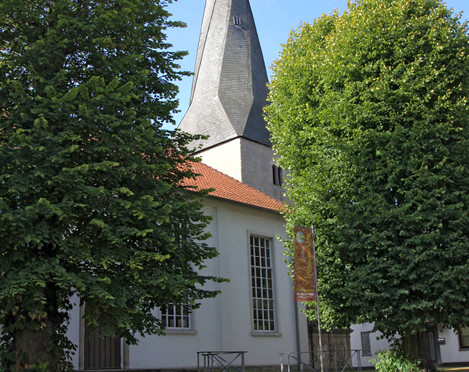 Kirche Alverdissen CC BY-SA - Stadt Barntrup.jpg