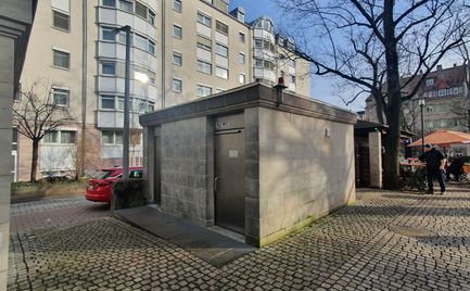 Öffentliche-Toilette-Adenauer-Anlage