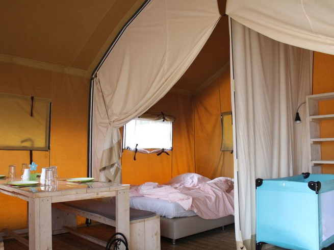 Haddorfer-Seen-camping-safaritent-bed-babybed-eettafel-©Maud.jpgHaddorfer-Seen-camping-safaritent-bed-babybed-eettafel-©Maud.jpg