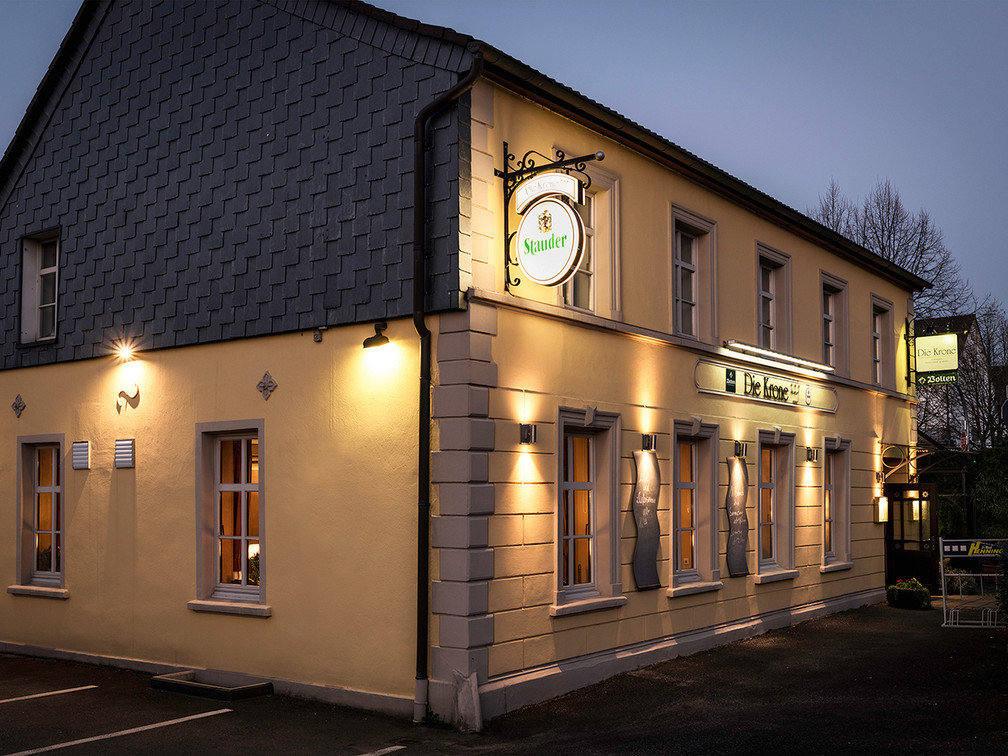 Ratingen'deki otel ve restoran "Die Krone"