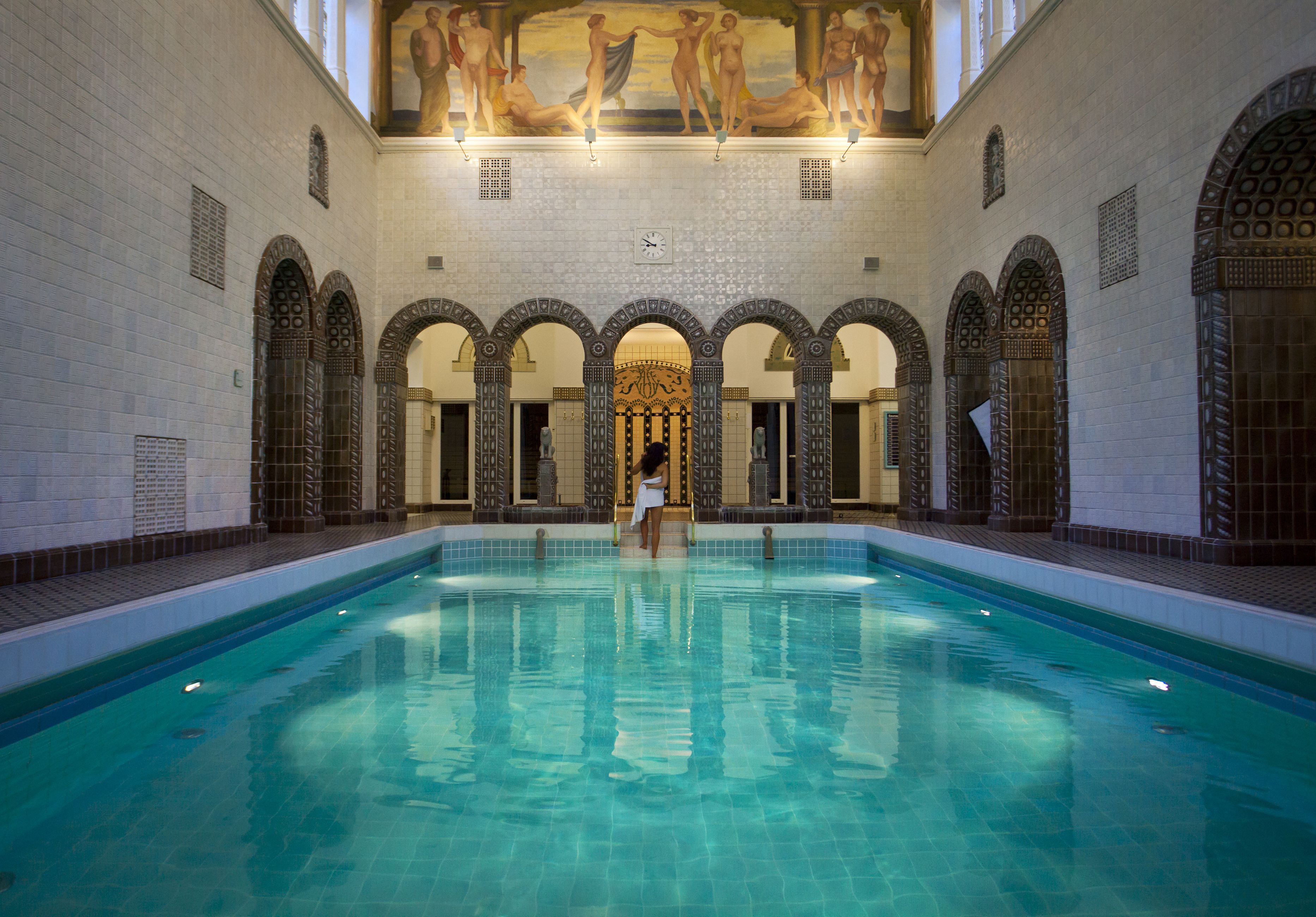 Tauche ein in die Kaiser-Friedrich-Therme: Zeichnen lernen mit Spaß!