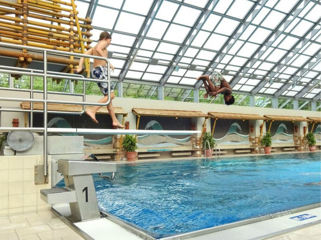 bahia-bocholt-zwembad-duikplank-springen-©Vettt.jpgbahia-bocholt-zwembad-duikplank-springen-©Vettt.jpg