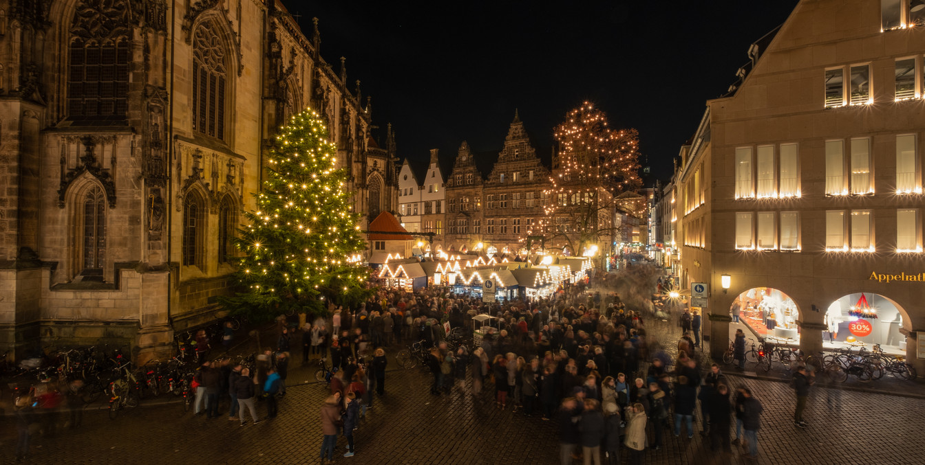 Münster-kerstmarkt-dom-kerk-avond-publiek-winkels-© Vincent Croce.jpgMünster-kerstmarkt-dom-kerk-avond-publiek-winkels-© Vincent Croce.jpg