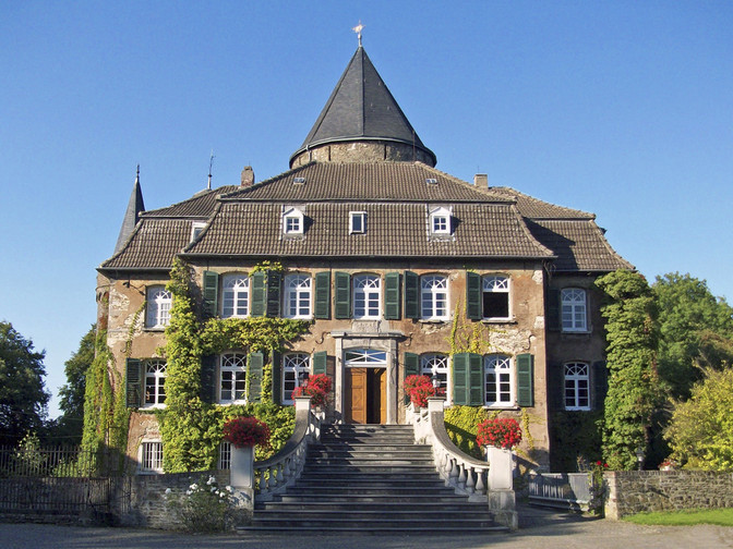 Linnep Castle in Ratingen