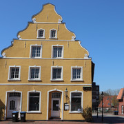 Gelbes Barockgiebelhaus Nordseebad Otterndorf