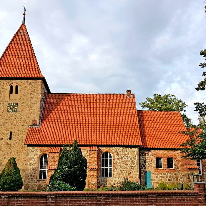 Radwegekirche St. Bartholomaeus-Kirche in Kirchwalsede
