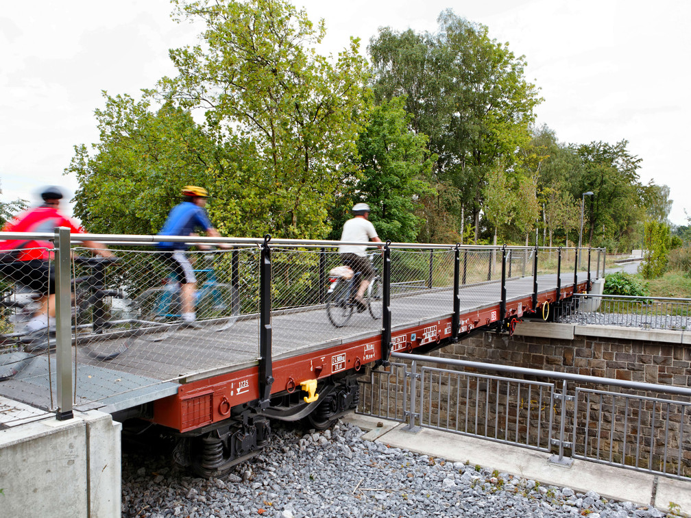 Pont de chariot sur le PanoramaRadweg Niederbergbahn à Heiligenhaus