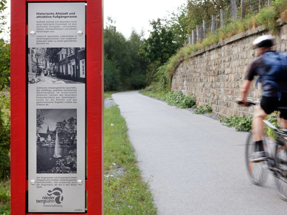Niederbergbahn panorama bisiklet yolu üzerindeki Wülfrath hakkında bilgi panosu