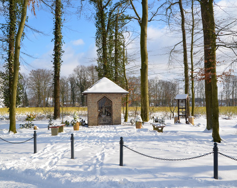 Winterliche Kapelle im Ortsteil Sende in Schloß Holte-Stukenbrock