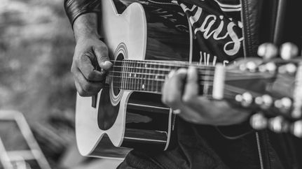 gitarre_lucas_vieira_ex_pixabay