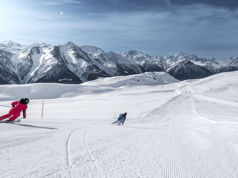 Sportliches Skifahren in der Aletsch Arena